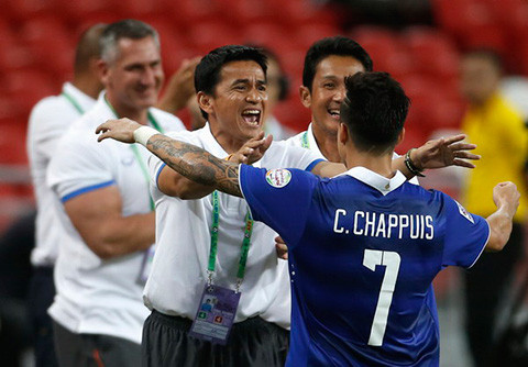 Kiatisak lộ lý do từ chức HLV trưởng tuyển Thái Lan