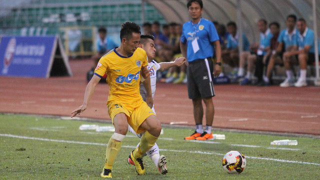 Công Phượng ghi bàn, HAGL vẫn thua đậm trên sân Thanh Hoá