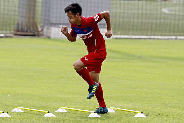 Văn Quyết đánh giá rất cao đội tuyển Campuchia