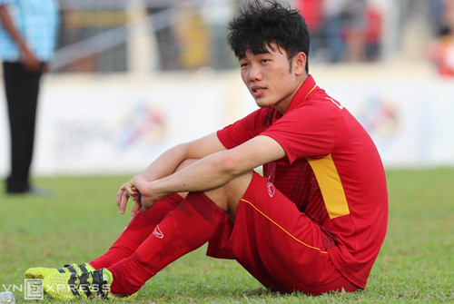 Xuân Trường mong HLV Hữu Thắng rút lại quyết định từ chức