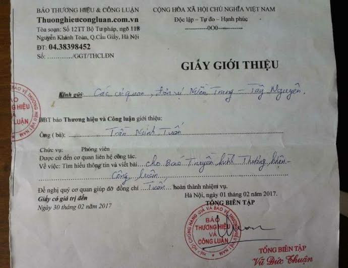 Giấy giới thiệu của báo Thương hiệu và Công luận cấp cho ông Tuấn đã hết hiệu lực từ tháng 2/2017. 