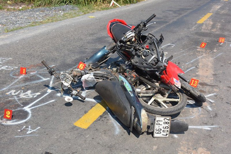 Hiện trường vụ TNGT ở Đồng Tháp. Ảnh: Vietnamnet