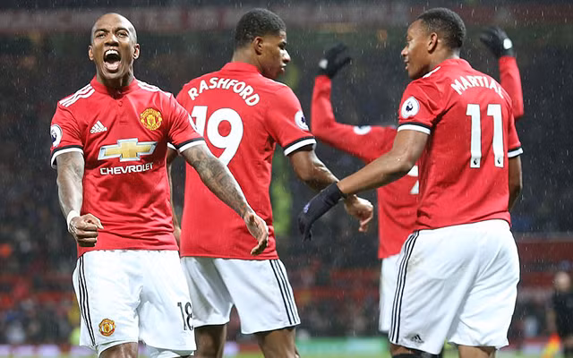 Ashley Young: Suối nguồn tươi trẻ của M.U