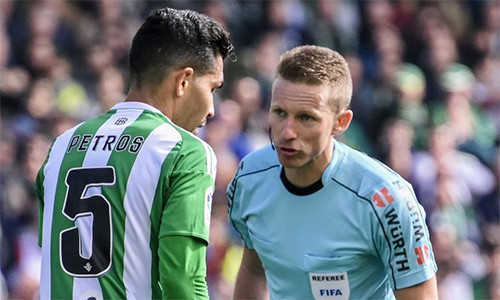 Hernandez thừa nhận sai lầm trong trận đấu giữa Barca với Betis làm tổn hại hình ảnh của ông. 