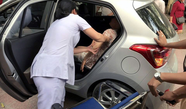 Sản phụ Nguyễn Phương Mai sinh con ngay trên xe ô tô. 