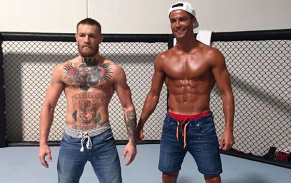 Ronaldo đến gặp McGregor trong một sự kiện năm ngoái 