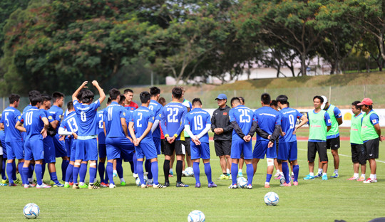 U22 Việt Nam: Hữu Thắng 'mài' kiếm sắc