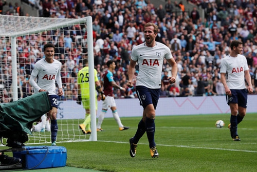 Harry Kane lập cú đúp vào lưới West Ham. Ảnh: Reuters. 