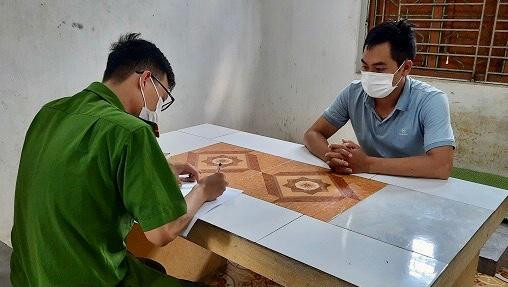 Bị can Phạm Văn Dương tại cơ quan công an.