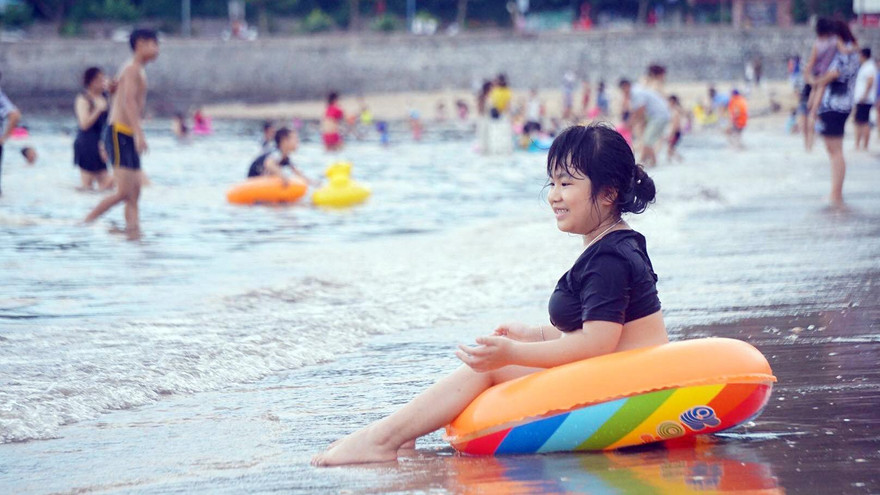 Người Hải Phòng tiêm 1 mũi vắc-xin có thể đi du lịch, tắm biển