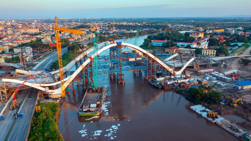 Thần tốc xây cầu thép vĩnh cửu nghìn tỷ vượt sông ở Hải Phòng 