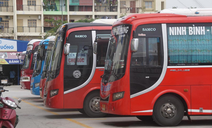 Vận tải khách liên tỉnh ngày 14/10: Nhu cầu thấp, nhiều địa phương yêu cầu cách ly 7 ngày