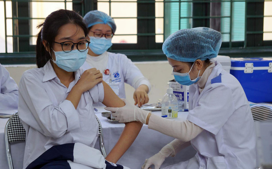 Hải Phòng tiêm vắc xin phòng COVID-19 cho hàng nghìn học sinh