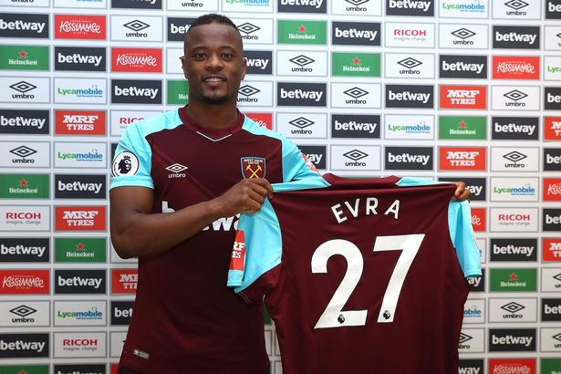 Hậu vệ huyền thoại M.U bất ngờ tái xuất Ngoại hạng Anh