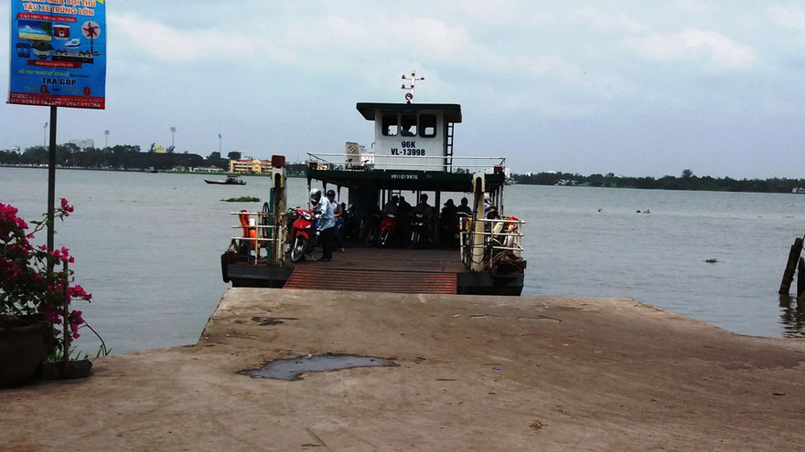 Bến đò phía thị xã Bình Minh.