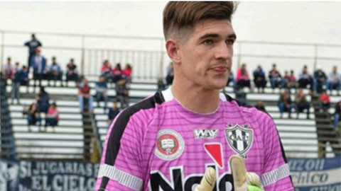 Thủ môn Argentina bị đồng nghiệp đâm chết