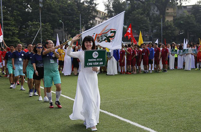 Khai mạc Cúp Kết nối 2018: Hội ngộ cựu học sinh THPT Hà Nội khóa 93-96