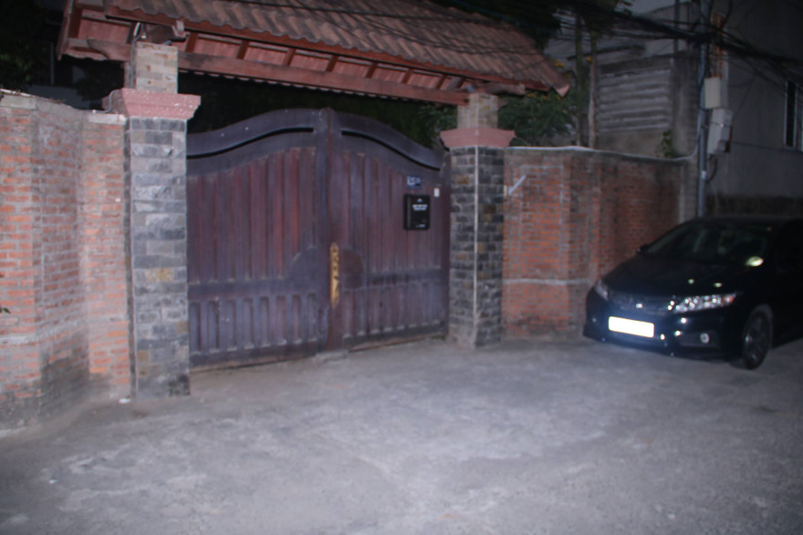 Nhà của ông Trần Văn Minh tại thành phố Đà Nẵng vào tối 17/4. Ảnh: Nguyễn Thành.