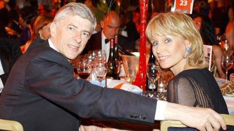 HLV Wenger bị vợ bỏ vì quá yêu bóng đá