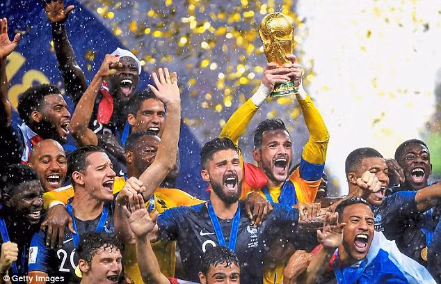 Nếu tuyển Pháp không xứng đáng với chiếc Cúp vàng, thì là ai? 