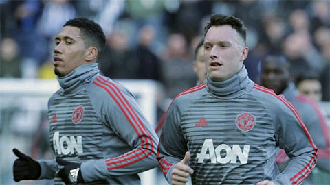 Hai hậu vệ nằm trong 'danh sách đen' của Mourinho