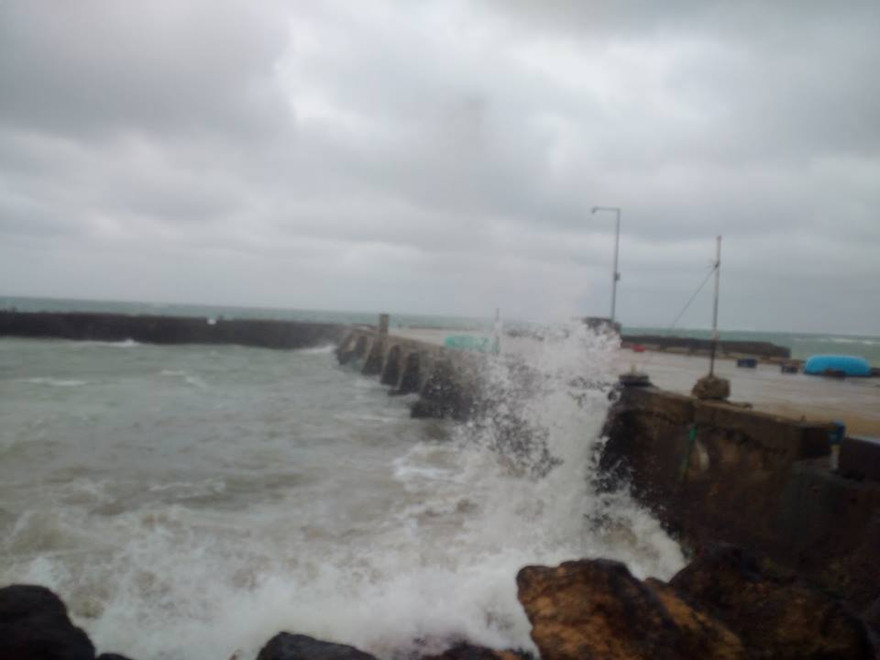 Bến cảng Lý Sơn sáng 9/1 không một bóng tàu.