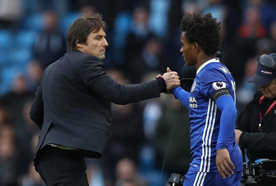 'Sát thủ' Willian săn hat-trick ở đại chiến M.U - Chelsea