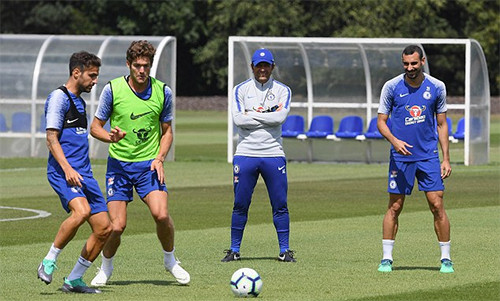 Chelsea sa thải HLV Antonio Conte