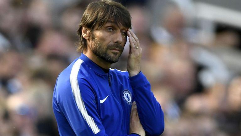 HLV Chelsea trong thế 'ngàn cân treo sợi tóc'