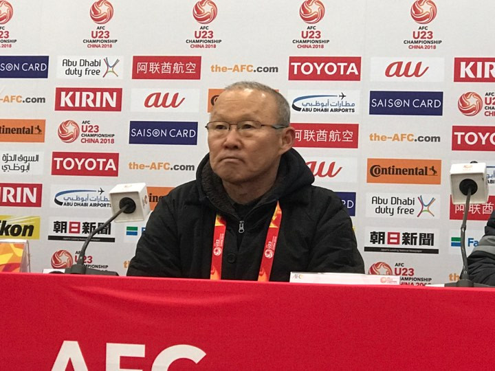 HLV Park Hang-seo cảm ơn học trò sau trận chung kết