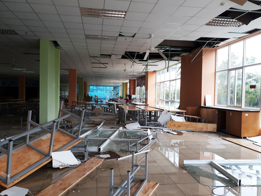 Ký túc xá hiện đại nhất Việt Nam tan hoang sau một trận mưa