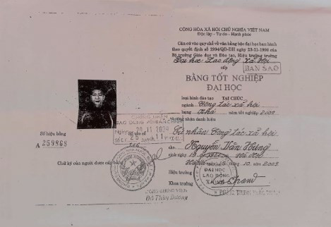 Bản sao bằng đại học giả mà ông Nguyễn Văn Hưng đã sử dụng