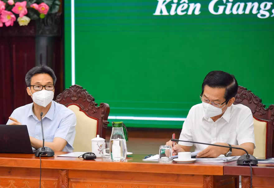 Phó Thủ tướng Vũ Đức Đam làm việc với lãnh đạo tỉnh Kiên Giang.