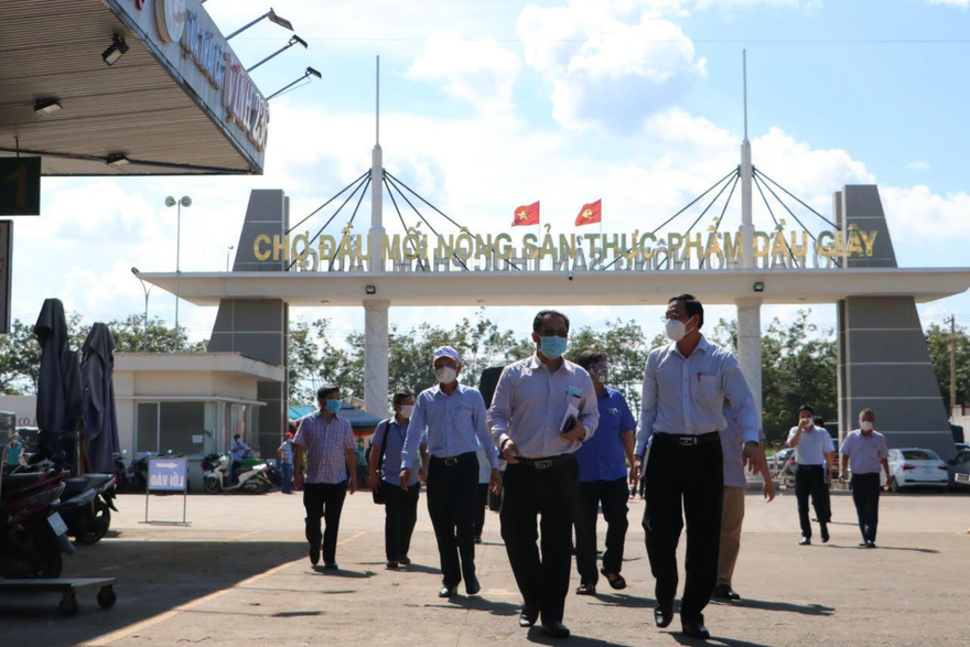 Kiểm tra hoạt động chợ đầu mối Dầu Giây sau khi mở cửa hoạt động trở lại