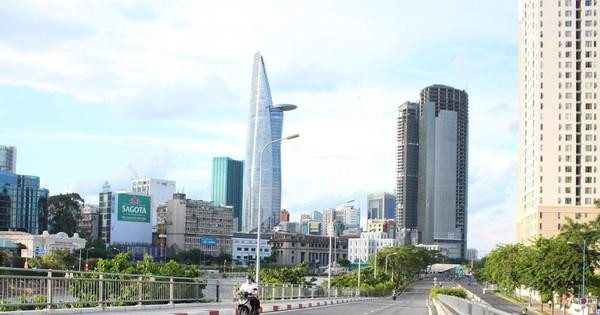 Chủ tịch HĐND TPHCM: Từng bước nới lỏng giãn cách, phục hồi kinh tế - xã hội