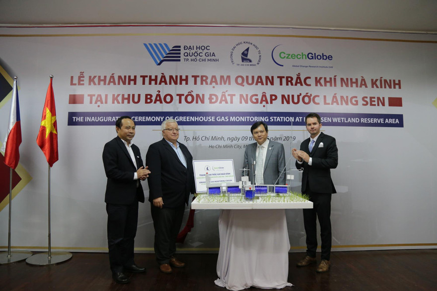 Thành lập trạm quan trắc khí nhà kính thuộc trường đại học đầu tiên