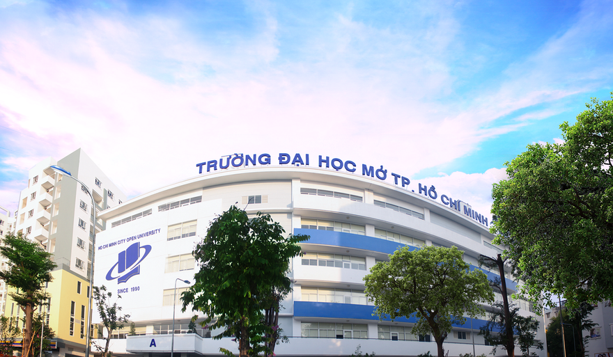 Trường đại học Mở TPHCM ngưng sử dụng chai nhựa trong nhà trường từ ngày 5/5
