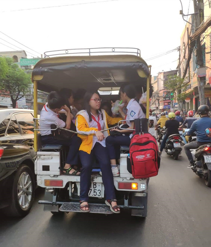 Hiểm họa từ những chiếc xe hoán đổi dùng để đưa đón học sinh có thể đến bất cứ lúc nào