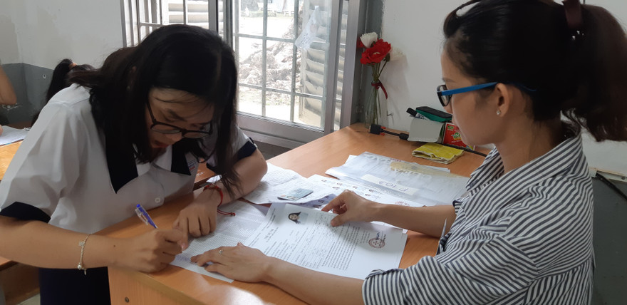 TPHCM: Cán bộ coi thi bị lập biên bản vì phát đề sớm