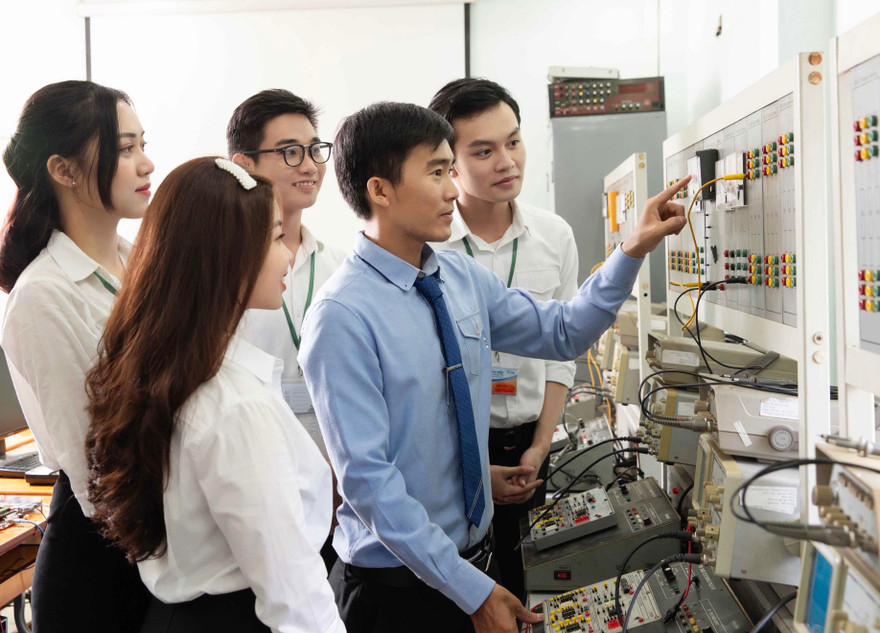 Nhiều trường ĐH đã dừng tuyển sinh do đủ chỉ tiêu.