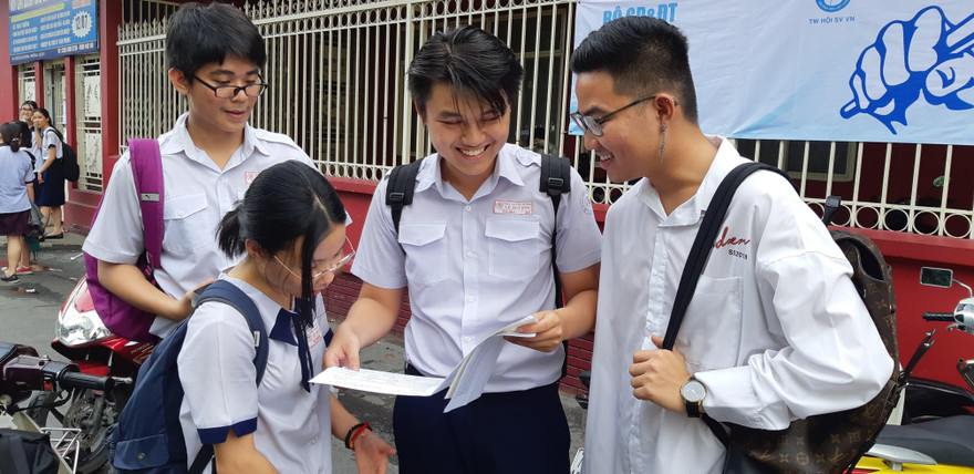 Nhiều trường đại học nâng điểm sàn từ 13 lên 14 điểm