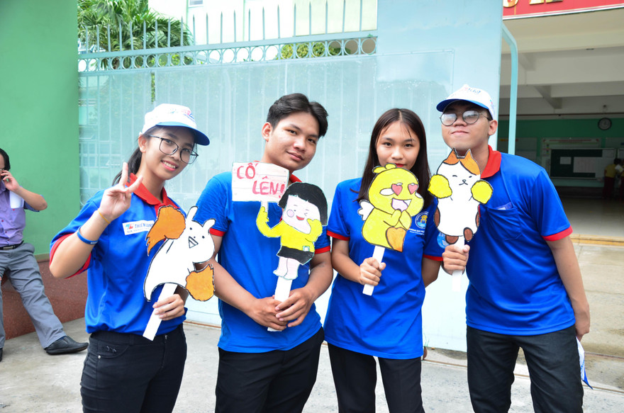 Những hình ảnh ngộ nghĩnh của các Tình nguyện viên Tiếp sức mùa thi gửi thí sinh