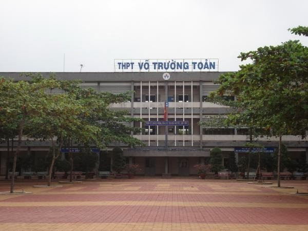 Trường THPT Võ Trường Toản, quận 12, TPHCM 