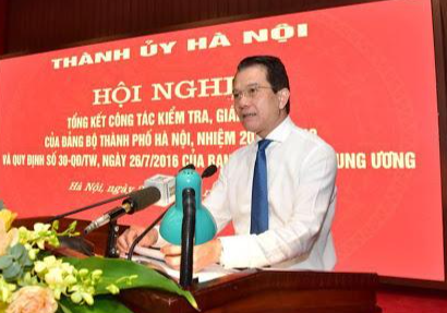 Chủ nhiệm Ủy ban Kiểm tra Thành ủy Hoàng Trọng Quyết chủ trì phiên họp.