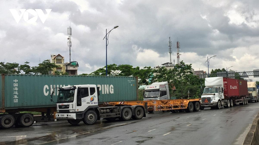 Vận chuyển nông sản phía Nam gặp khó vì thiếu tài xế container.