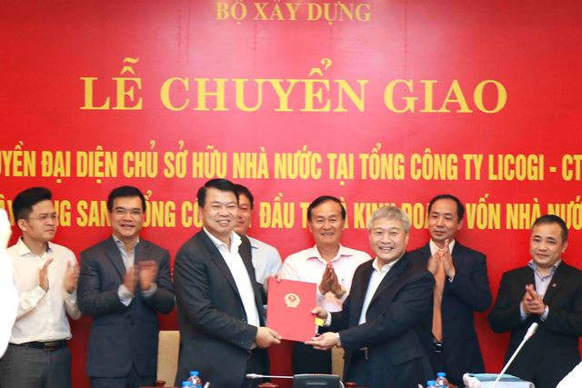 Thứ trưởng Bộ Xây dựng Bùi Phạm Khánh ký chuyển giao Licogi về SCIC