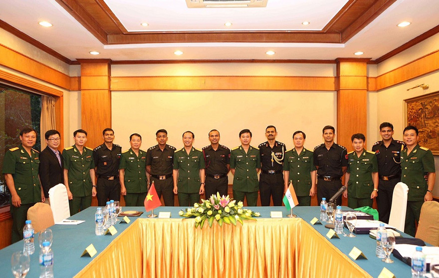 Giao lưu sĩ quan trẻ Việt Nam - Ấn Độ