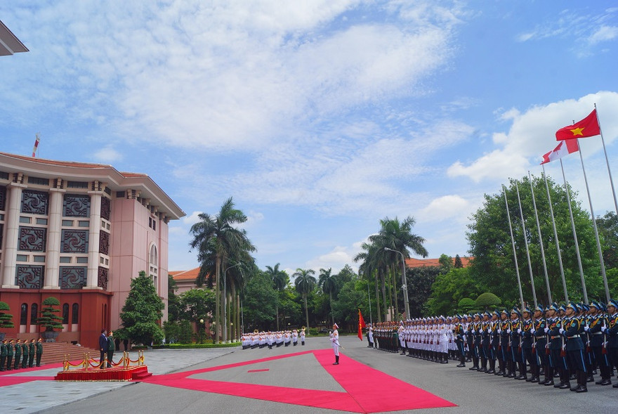 Bộ trưởng Quốc phòng Việt Nam - Canada hội đàm tại Hà Nội