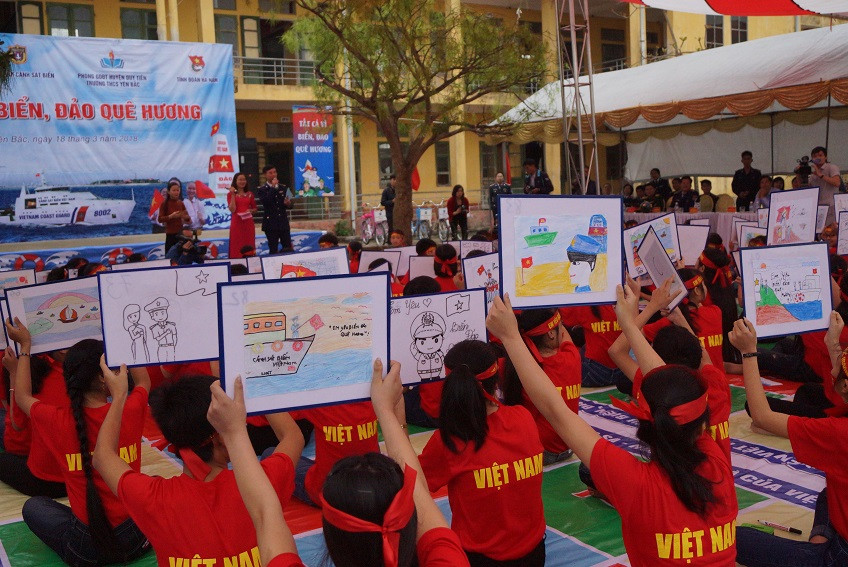 Em yêu biển, đảo quê hương