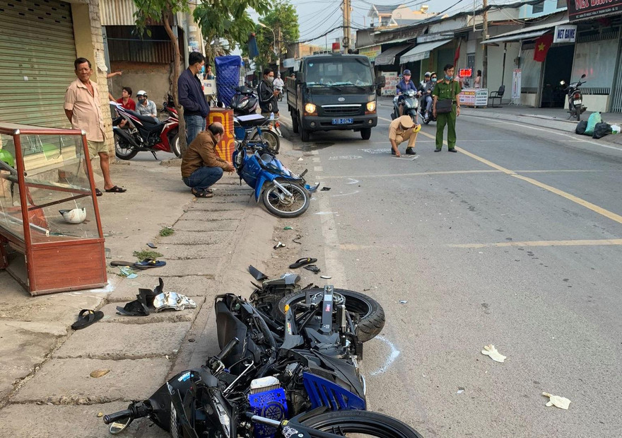 Lực lượng chức năng điều tra vụ việc.